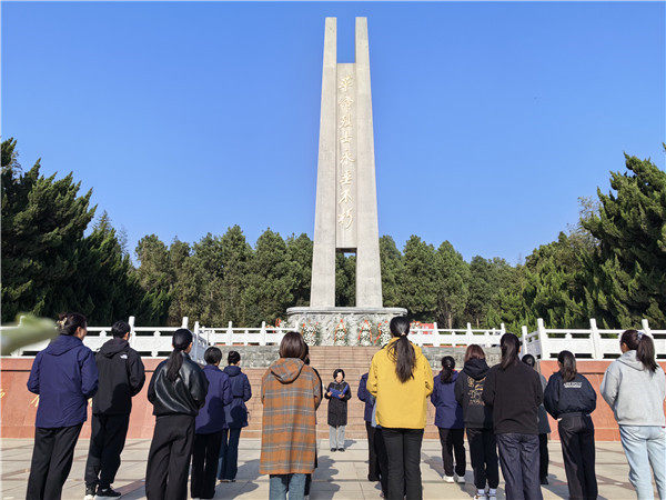缅怀先烈忆初心  砥砺奋进强党性——盱眙县实验幼儿园党支部组织全体党员