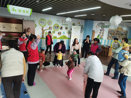 牧龙社区：趣玩神奇感官袋，亲子互动乐开怀