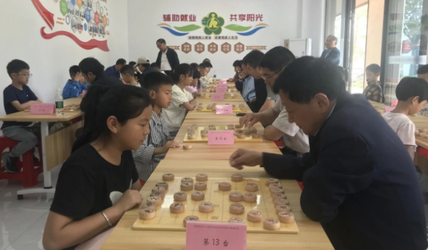 仪征枣林湾：童心对弈，“棋”乐融融