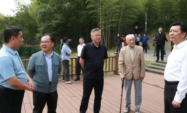 扬州人大领导来仪征市青山镇考察