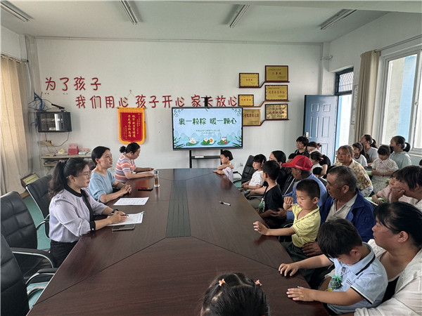 盱眙县黄花塘镇中心幼儿园开展端午节主题庆祝活动