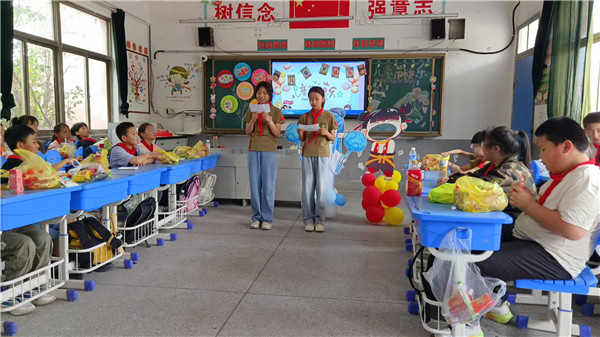 六一邂逅端午 童趣与“粽”不同——盱眙县黄花塘镇中心小学举行庆“六一”