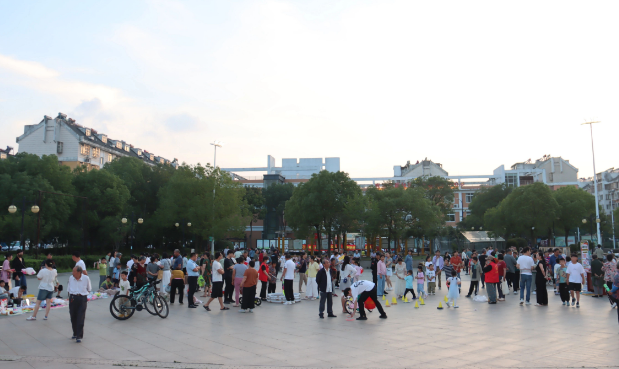 仪征市青山镇胥浦家园：同心聚合力 乐享家门口