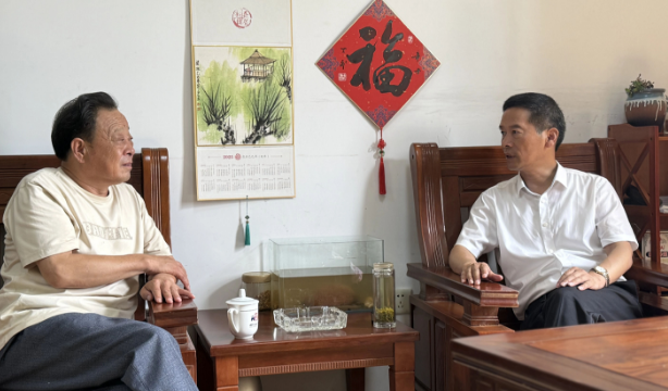 仪征枣林湾：园区主要领导拜访辖区企业