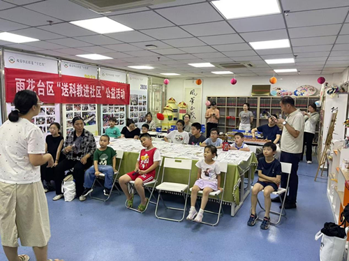 弘扬国粹 绘脸谱传非遗 —— 殷富社区开展青少年京剧脸谱绘画体验活动