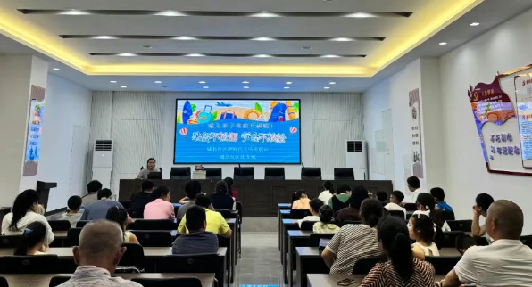 仪征市真州镇城北社区：暑期亲子夜校快乐起航