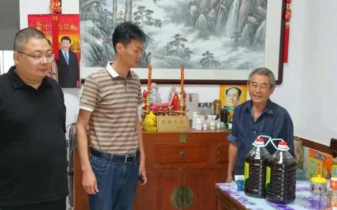 仪征市刘集镇铁牌村：开展走访慰问退役老兵活动