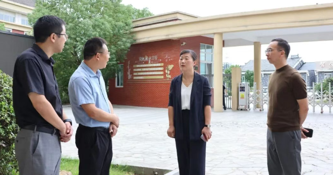 仪征市刘集镇：心系教育 情暖师心