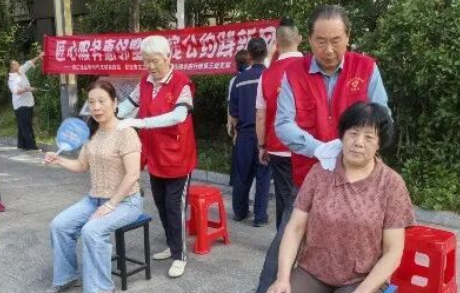 仪征市真州镇滨江社区：匠心服务惠邻里 萌宠公约践新风