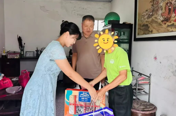 仪征市新集镇：月圆中秋，情暖人心