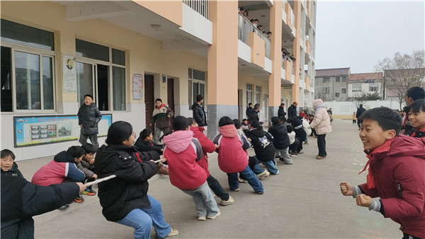 “绳”彩飞扬齐欢畅  活力校园迎新年——盱眙县管镇中心小学举办庆祝元旦主题活动