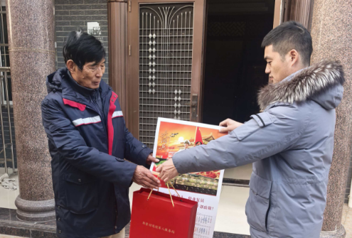 仪征市刘集镇联营村：上门送福暖老兵 尊崇关怀显温情