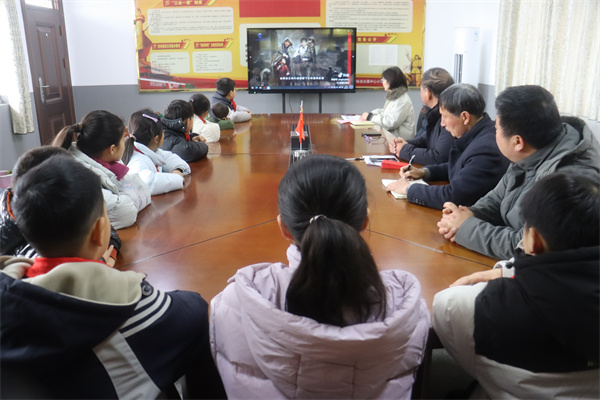 盱眙县古桑中心小学开展“学雷锋”爱心助学活动