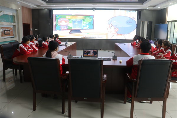 盱眙县古桑中心小学师生开展气象科普活动