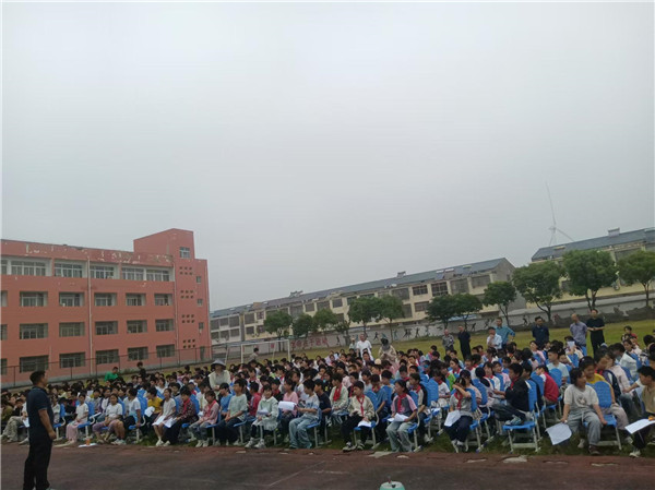 盱眙县鲍集中心小学开展室外科学实验教学展示活动